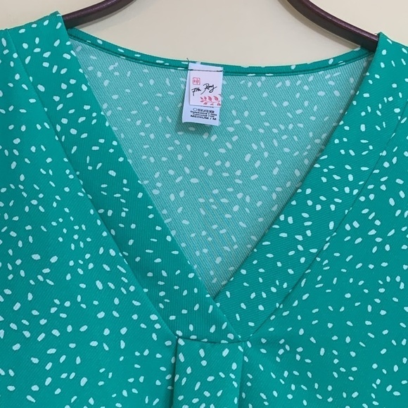 7th Ray | Jaylin Green White V Neck Puff Puff Lightweight Relaxed Fit Top M - Picture 5 of 17